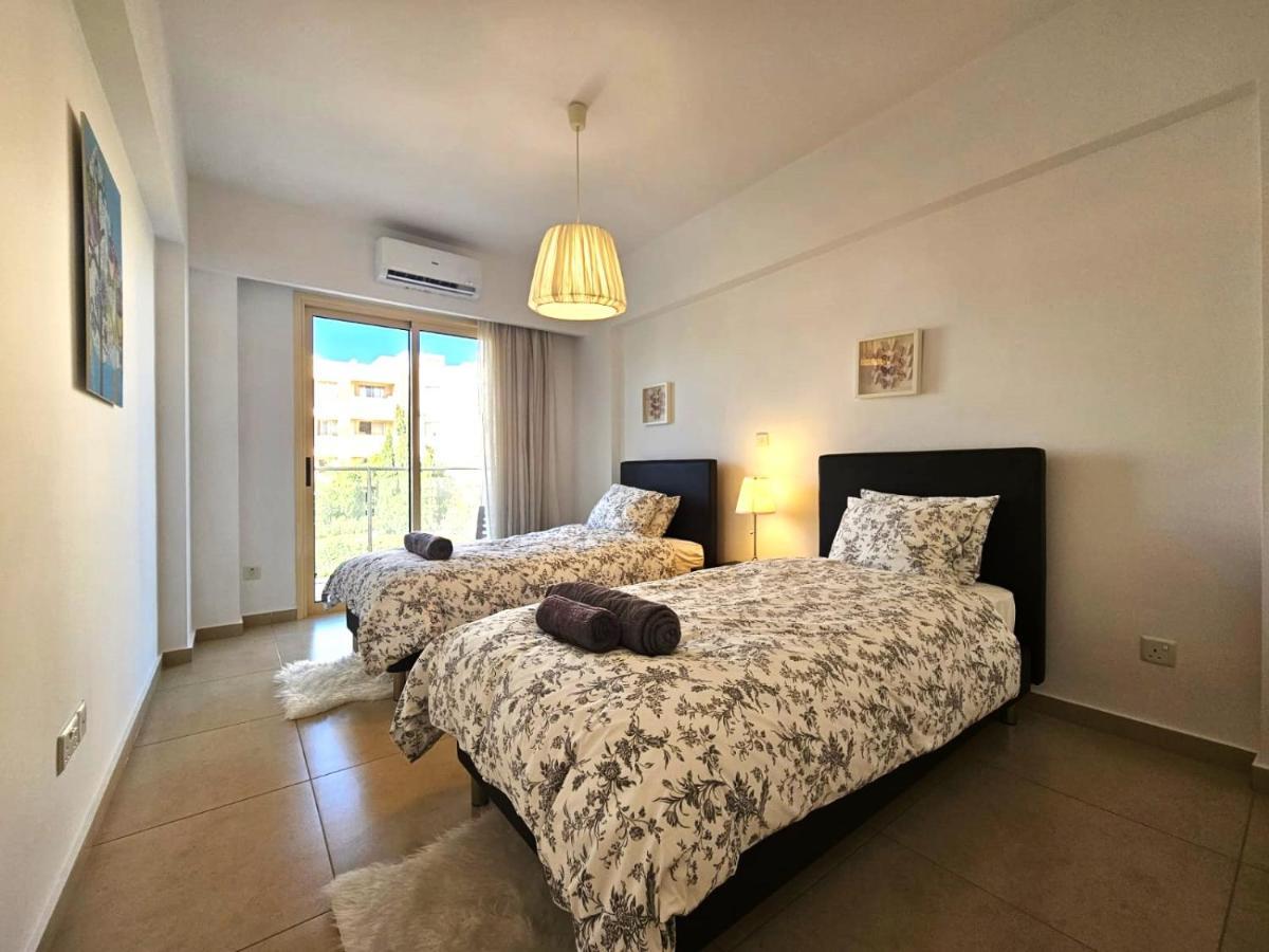 Elysia Park Apartments Paphos Buitenkant foto