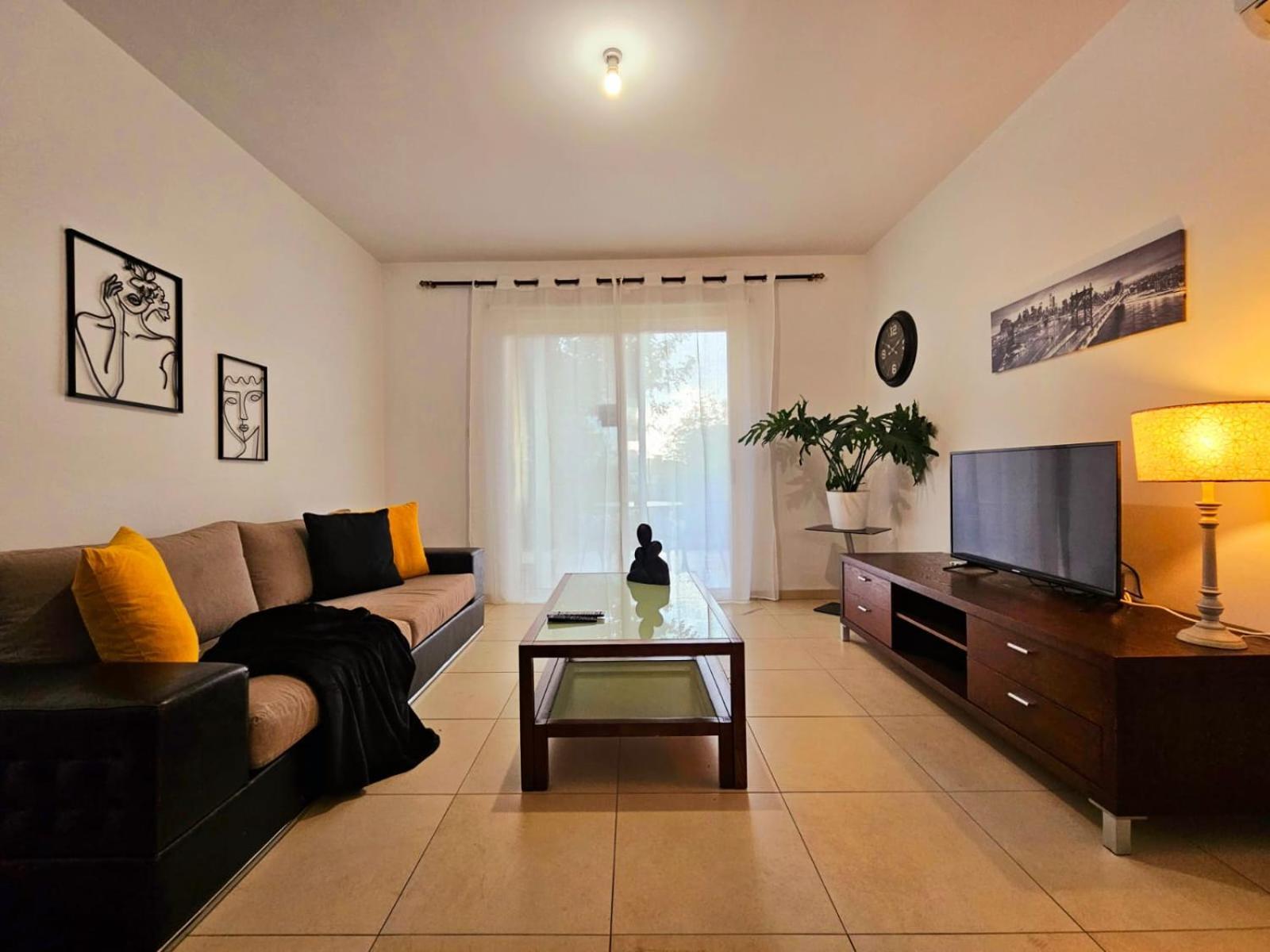 Elysia Park Apartments Paphos Buitenkant foto