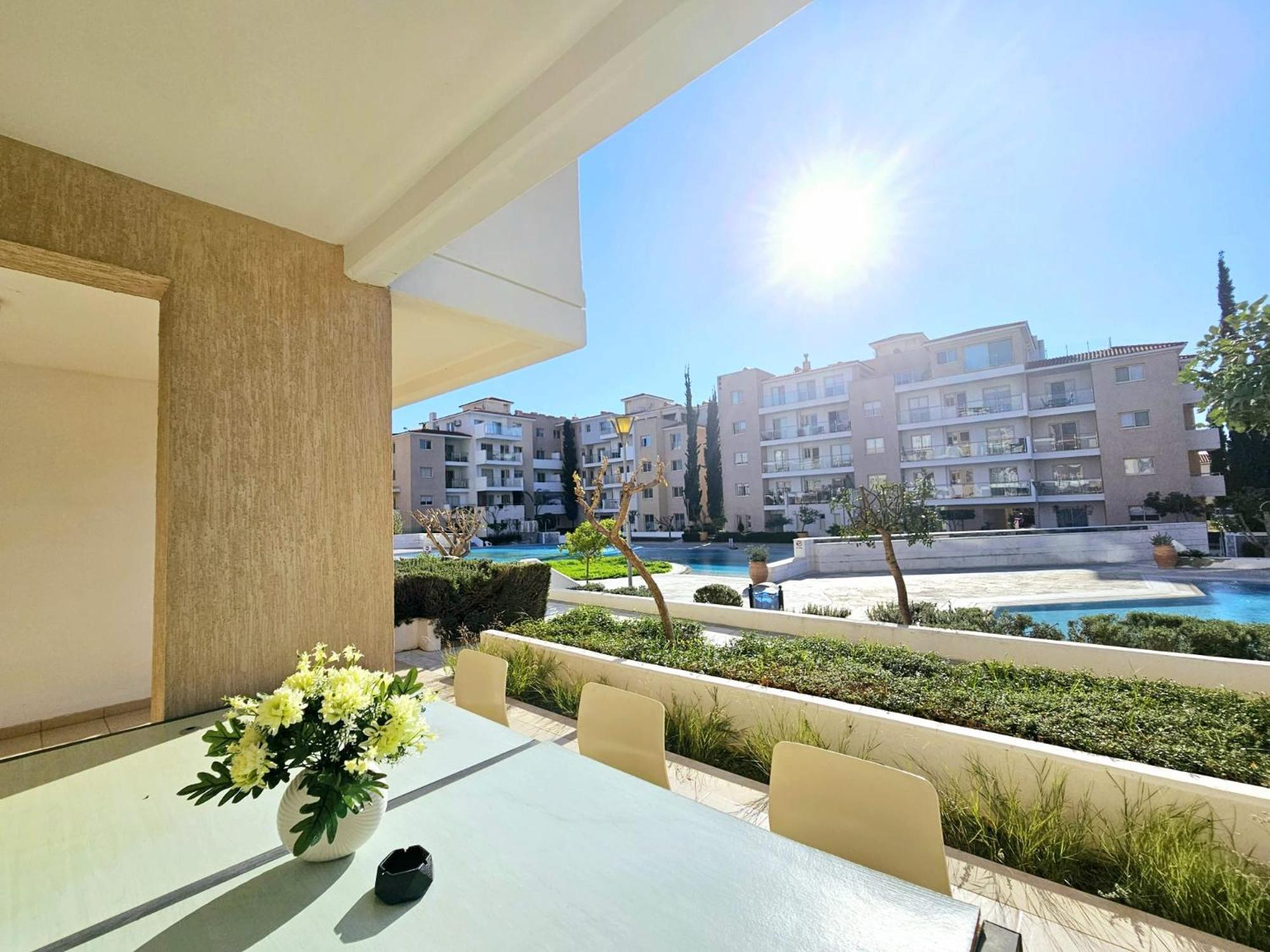 Elysia Park Apartments Paphos Buitenkant foto