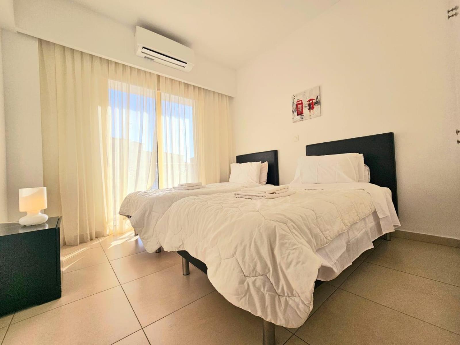 Elysia Park Apartments Paphos Kamer foto