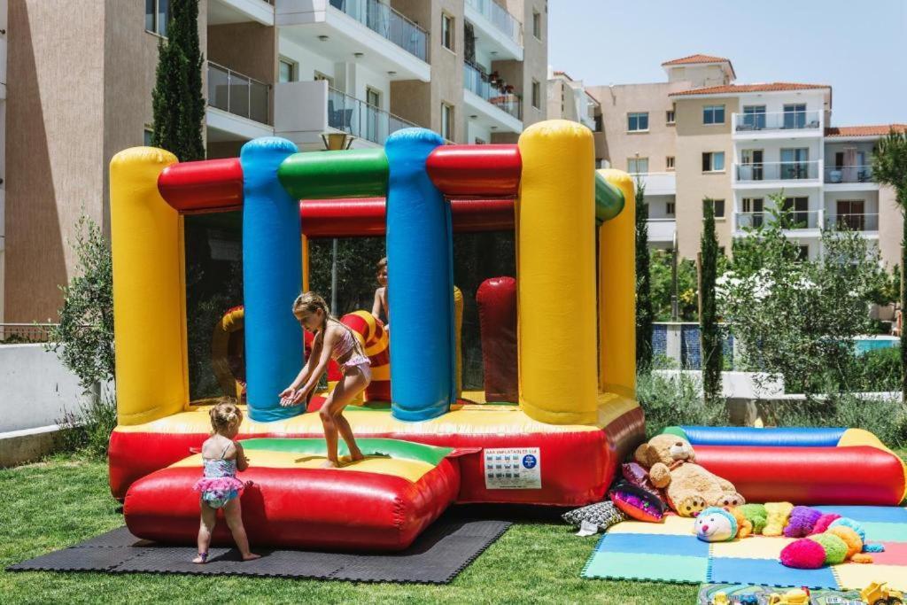 Elysia Park Apartments Paphos Buitenkant foto